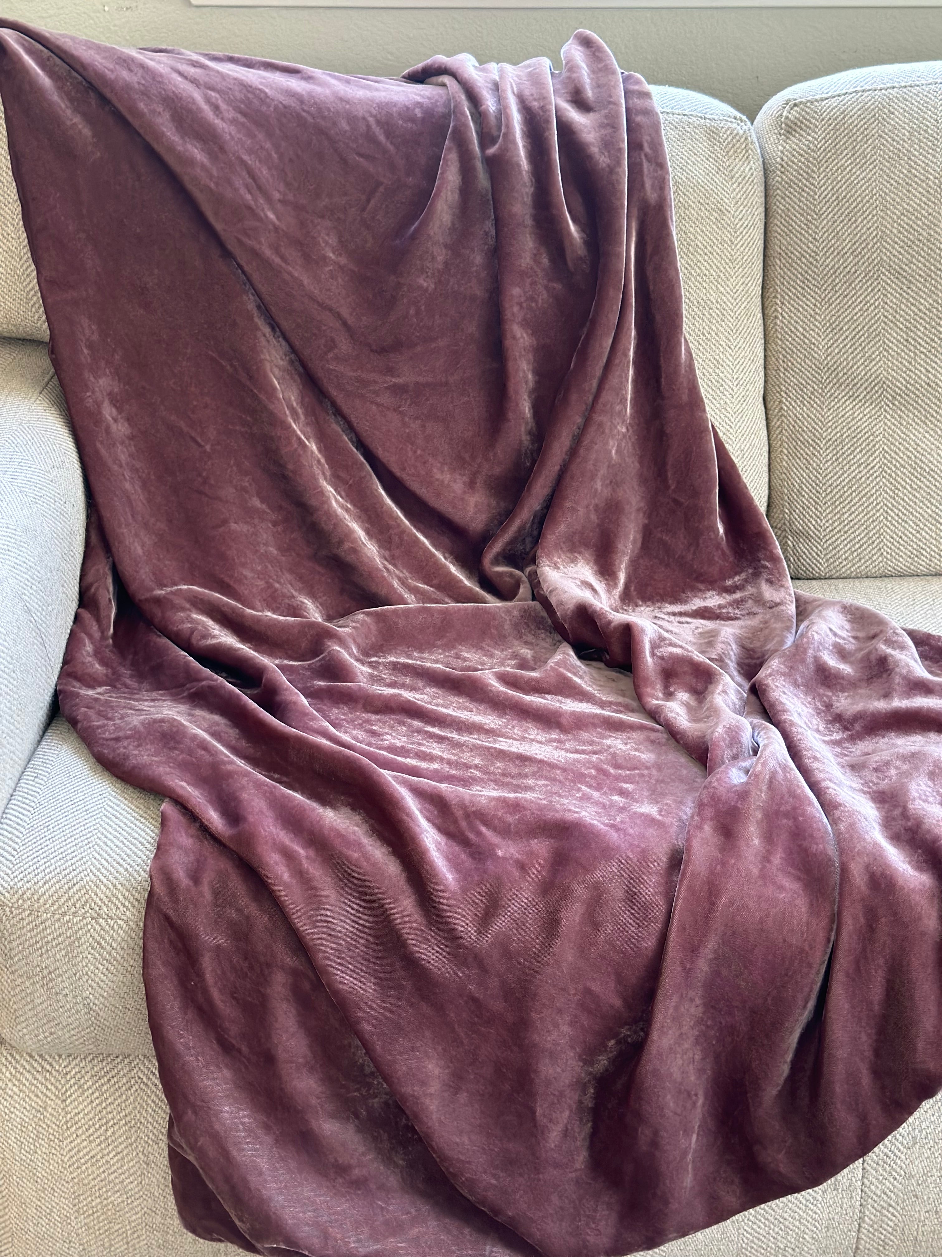 Luxury silk velvet blanket in pink mauve rose tone